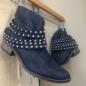 Target size 7 women’s Ankle Boots / Booties